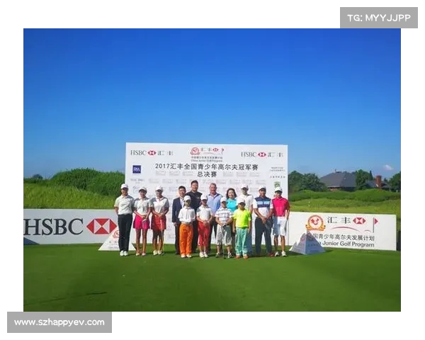 高尔夫赛场激烈对决 各路高手同台竞技争夺冠军荣耀
